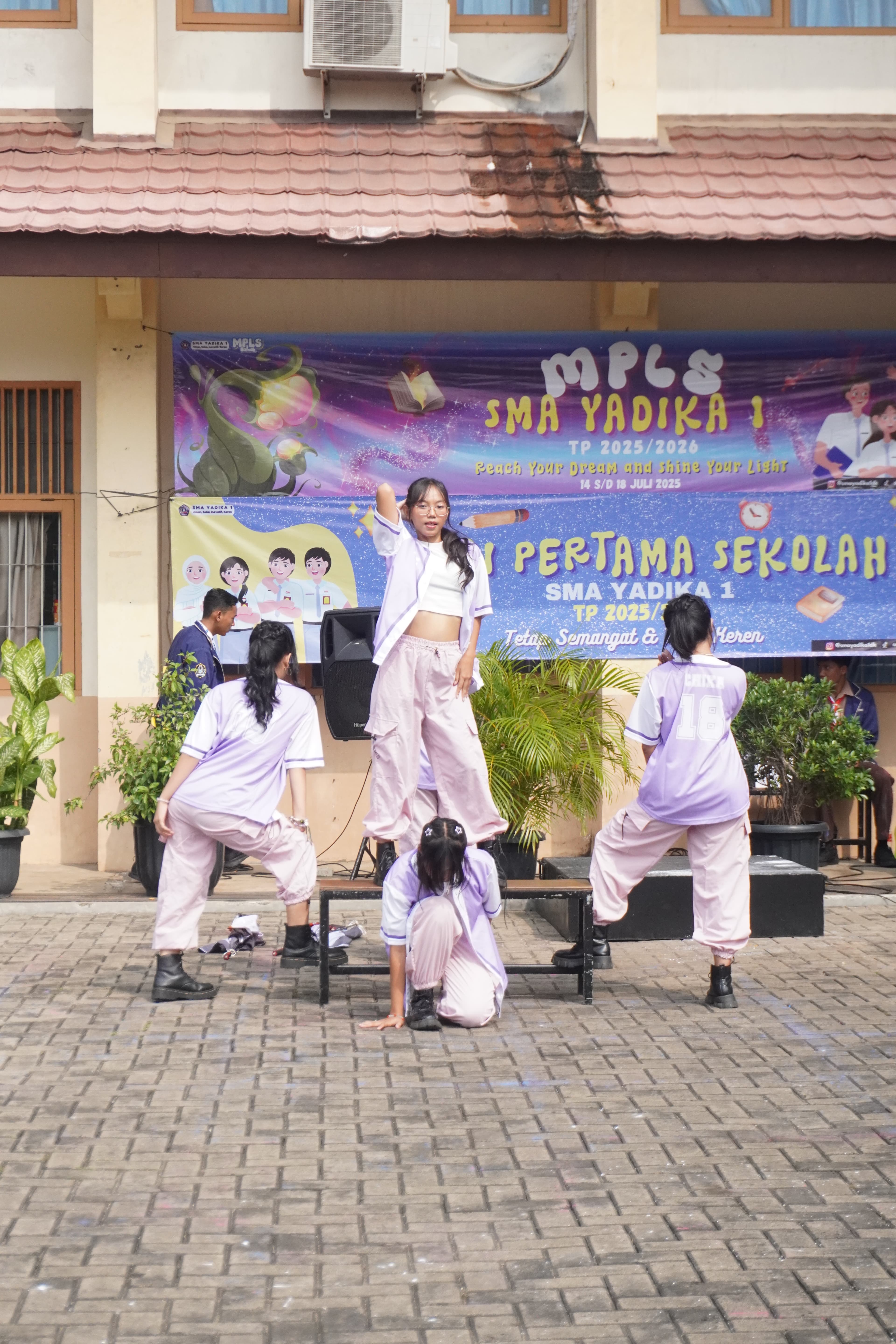 Modern Dance SMA Yadika 1 Jakarta